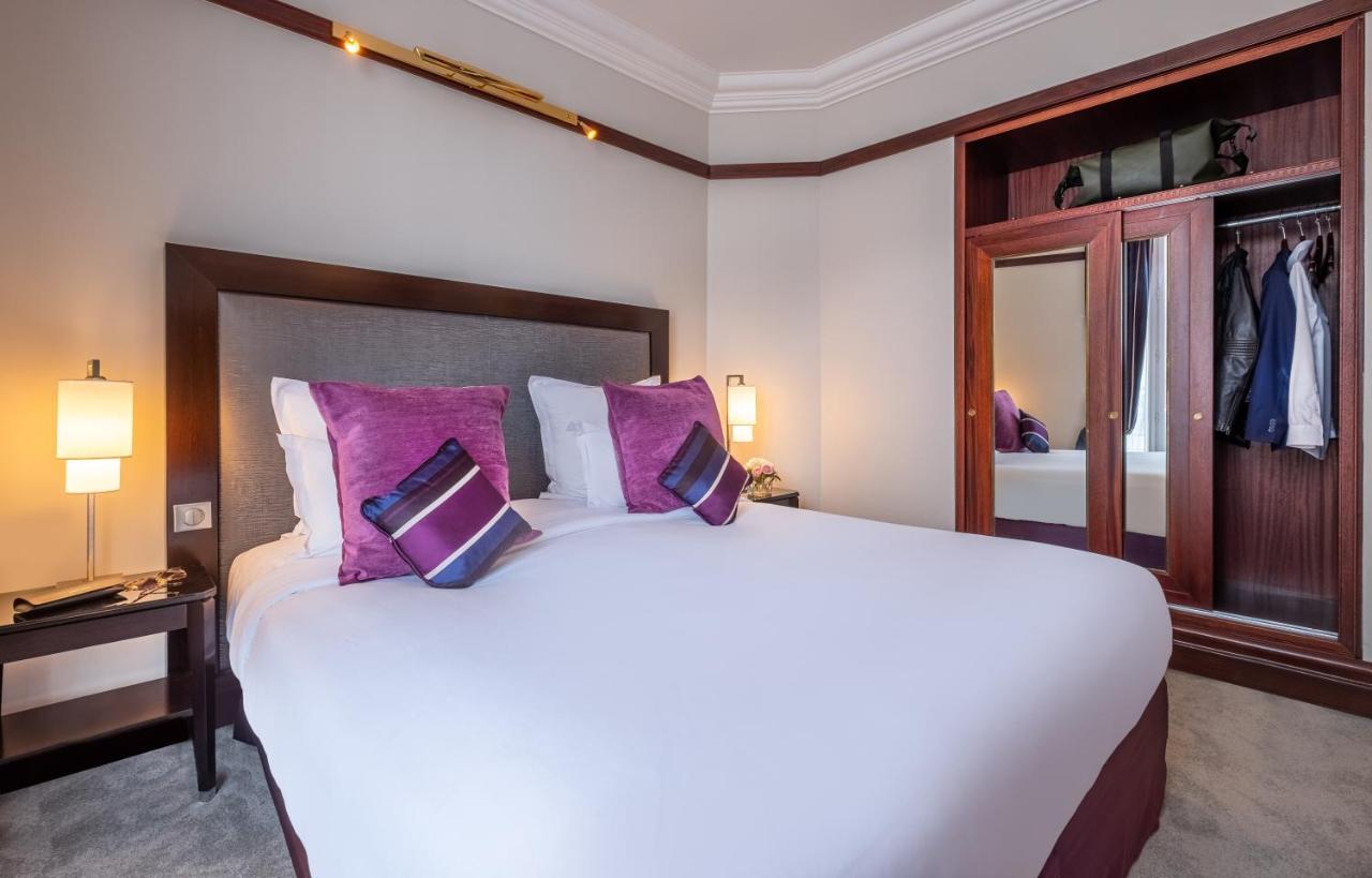 Hotel Pont Royal Paris Ngoại thất bức ảnh A bedroom at the hotel