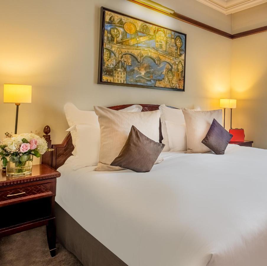 Hotel Pont Royal Paris Ngoại thất bức ảnh A bedroom at the hotel