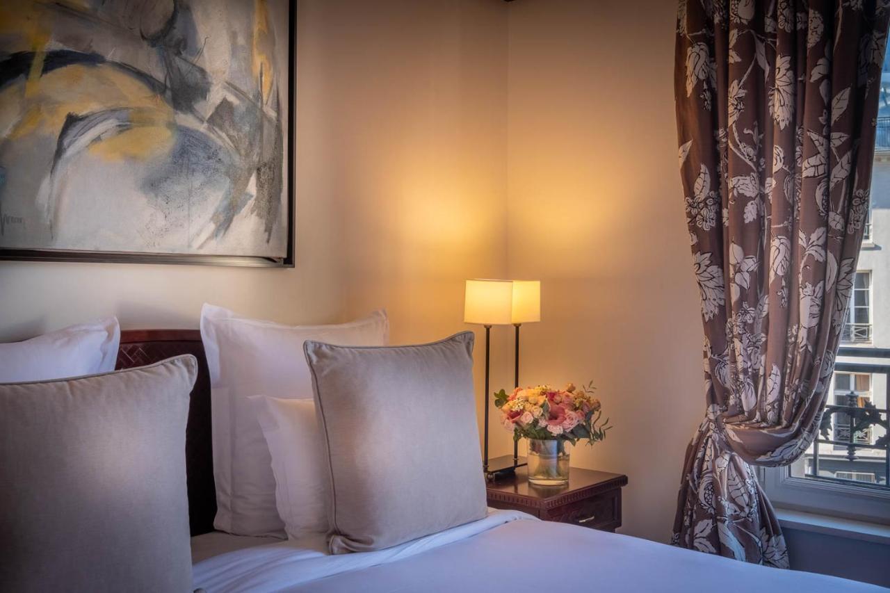 Hotel Pont Royal Paris Ngoại thất bức ảnh A bedroom at the hotel