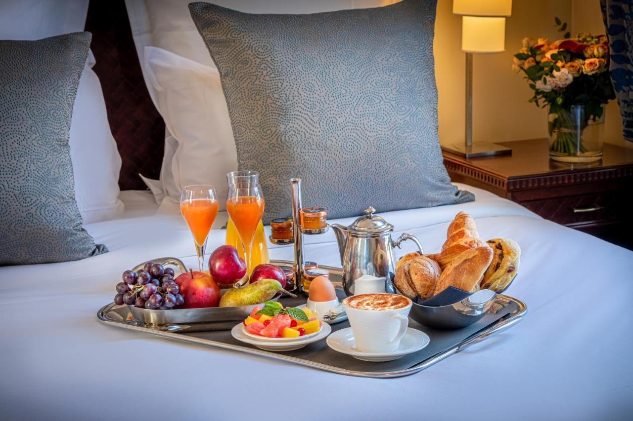 Hotel Pont Royal Paris Ngoại thất bức ảnh Room service