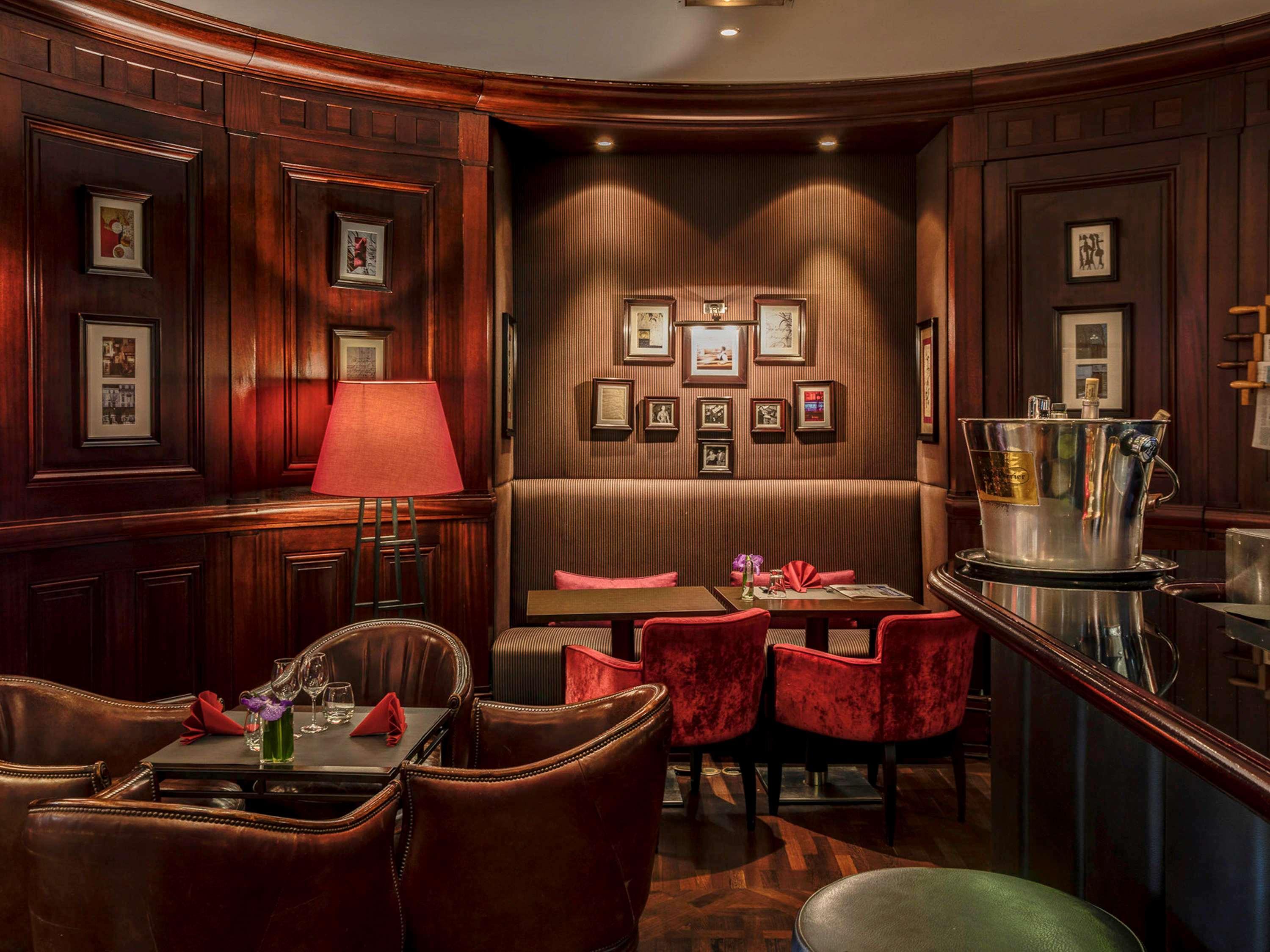 Hotel Pont Royal Paris Ngoại thất bức ảnh The bar at the Ritz
