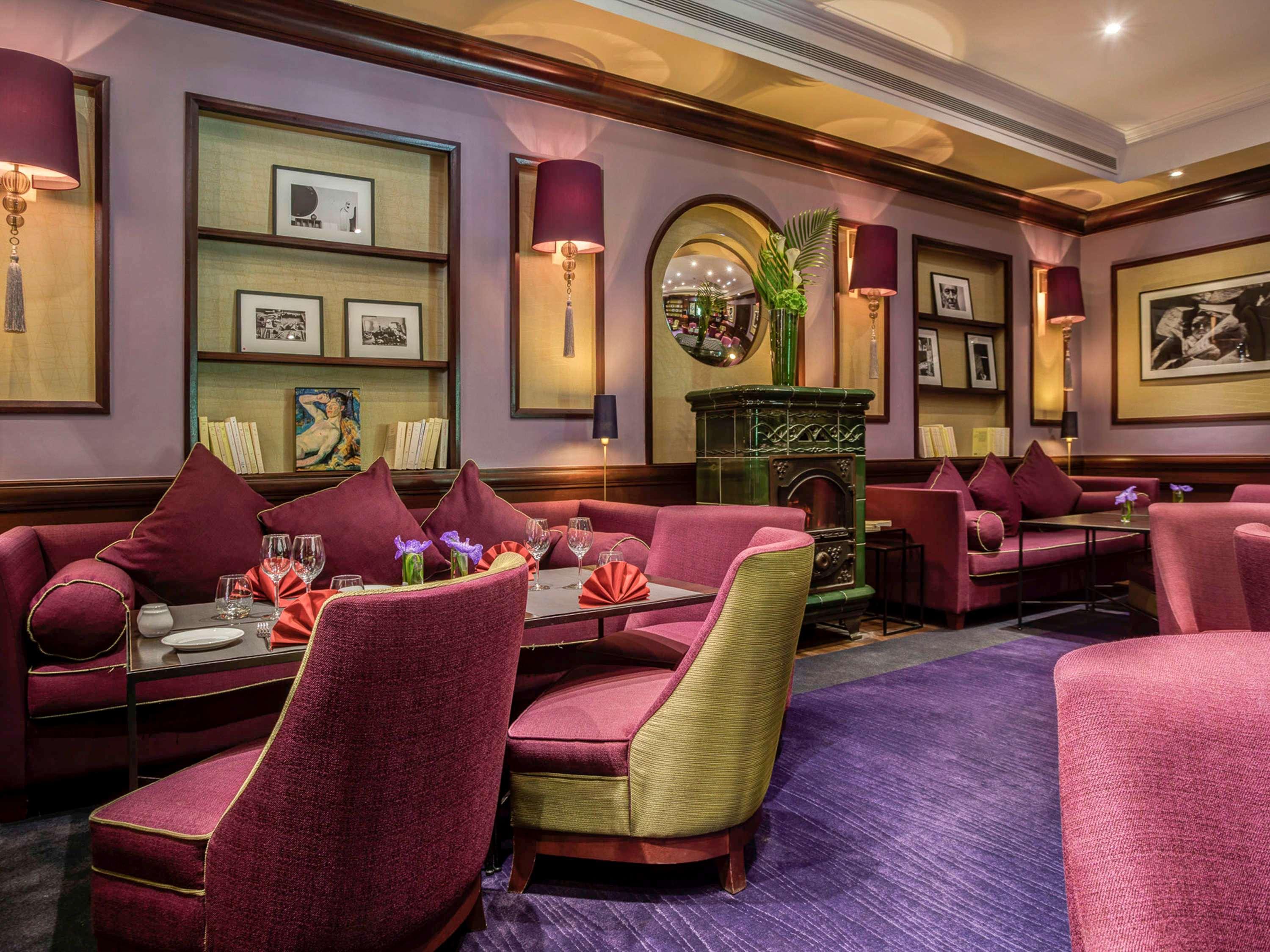 Hotel Pont Royal Paris Ngoại thất bức ảnh The interior of the restaurant